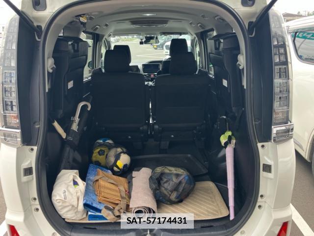 Toyota VOXY 2016-07 7959793-8