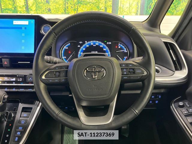 Toyota VOXY 2023-02 7959797-12