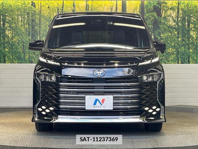 Toyota VOXY 2023-02 7959797-15