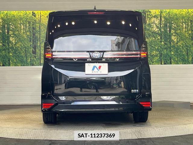 Toyota VOXY 2023-02 7959797-16