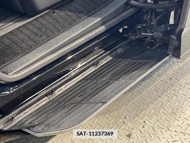 Toyota VOXY 2023-02 7959797-3