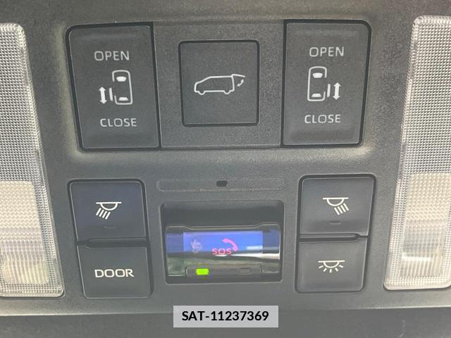 Toyota VOXY 2023-02 7959797-5