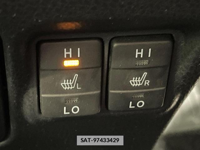 Toyota VOXY 2015-07 7959952-5