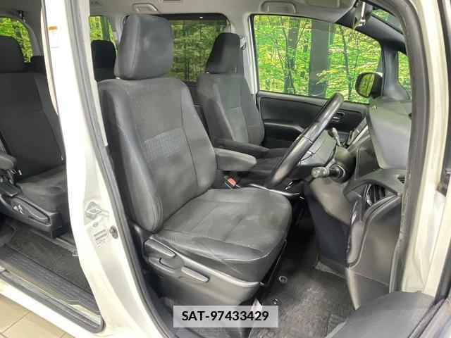 Toyota VOXY 2015-07 7959952-7