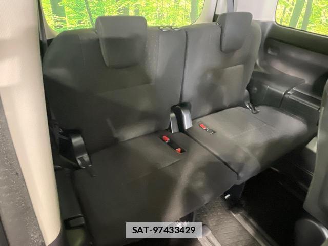Toyota VOXY 2015-07 7959952-9