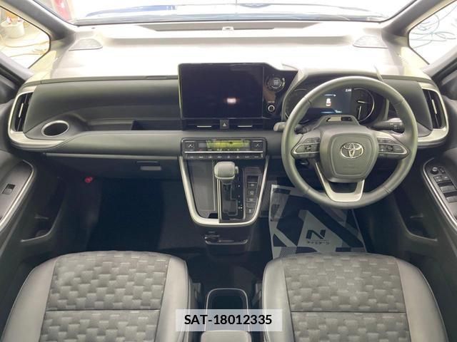 Toyota VOXY 2023-11 7960008-1
