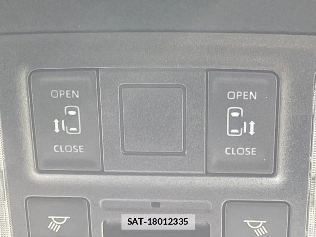 Toyota VOXY 2023-11 7960008-4