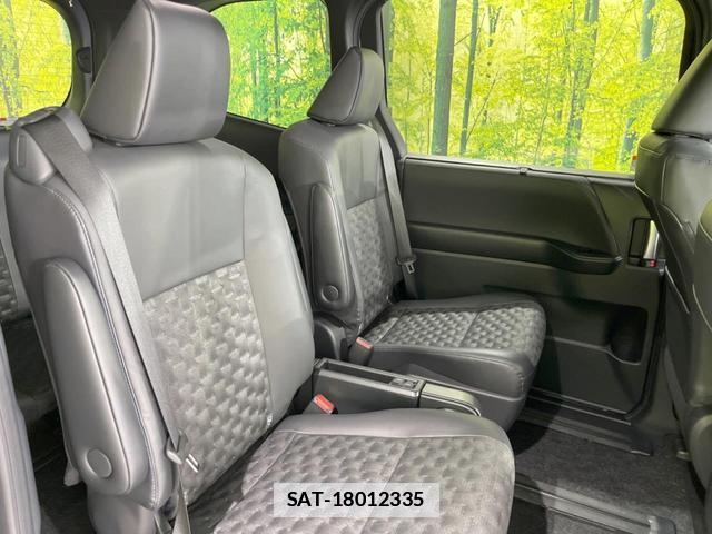 Toyota VOXY 2023-11 7960008-8