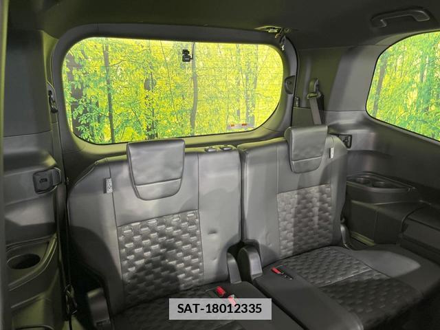Toyota VOXY 2023-11 7960008-9