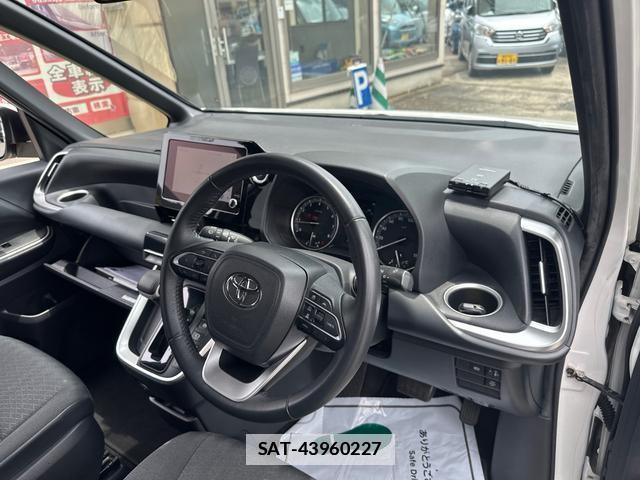 Toyota VOXY 2023-06 7960023-10