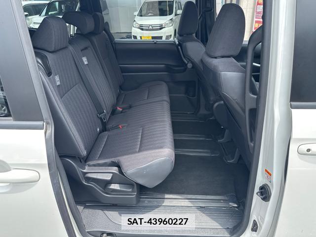 Toyota VOXY 2023-06 7960023-11