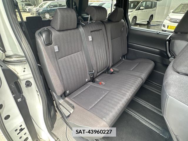 Toyota VOXY 2023-06 7960023-12