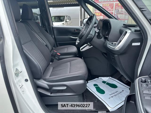 Toyota VOXY 2023-06 7960023-8