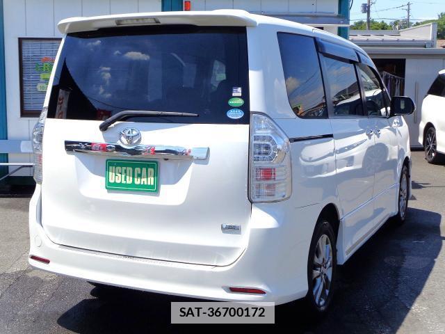 Toyota VOXY 2012-11 7960033-2