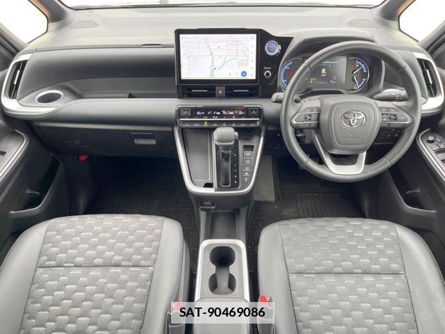 Toyota VOXY 2022-08 7960227-1