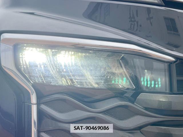 Toyota VOXY 2022-08 7960227-12