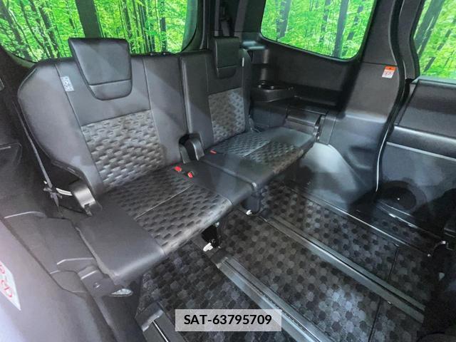 Toyota VOXY 2024-01 7960575-10