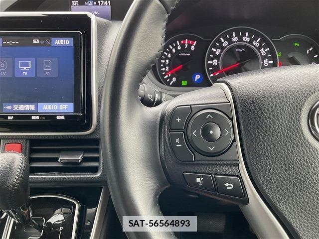 Toyota VOXY 2021-07 7960912-13