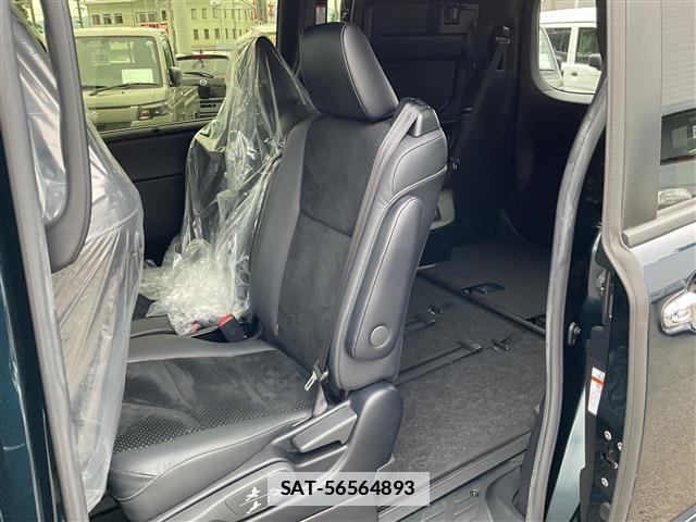 Toyota VOXY 2021-07 7960912-19
