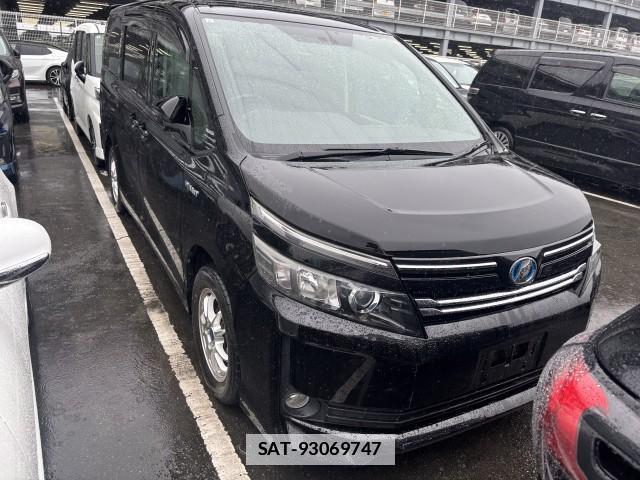 Toyota VOXY 2015-06 7961178-1