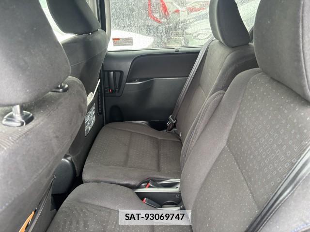 Toyota VOXY 2015-06 7961178-2