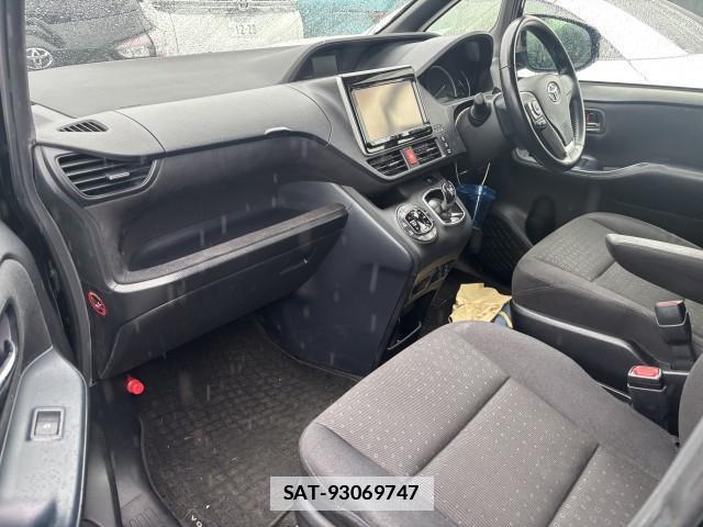 Toyota VOXY 2015-06 7961178-3