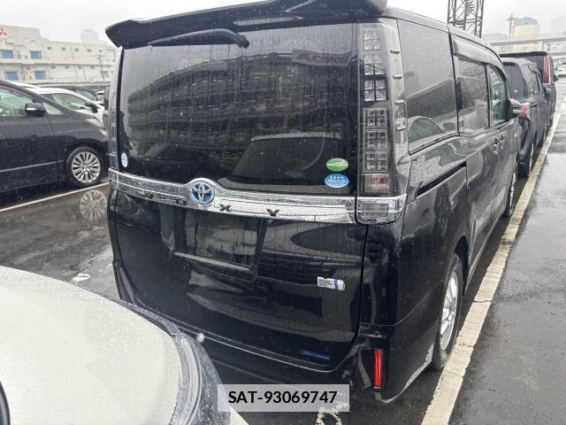 Toyota VOXY 2015-06 7961178-6