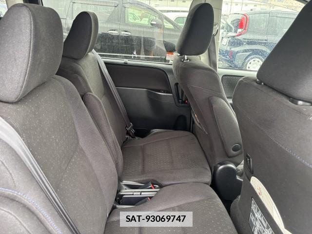 Toyota VOXY 2015-06 7961178-7