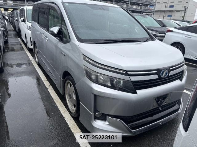 Toyota VOXY 2014-06 7961188-1