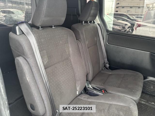 Toyota VOXY 2014-06 7961188-5
