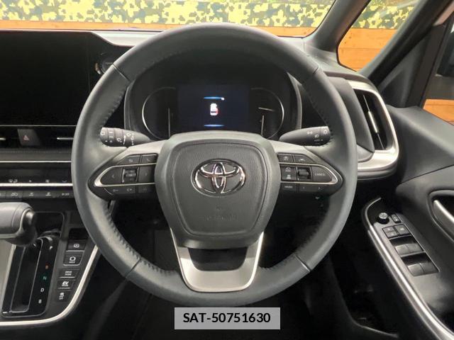 Toyota VOXY 2025-09 7961679-11
