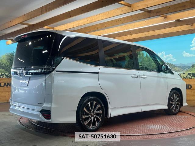Toyota VOXY 2025-09 7961679-16