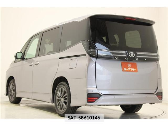 Toyota VOXY 2023-06 7962323-10