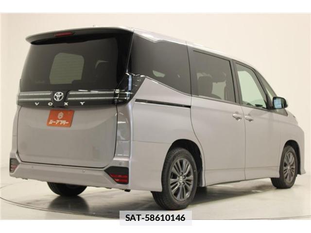 Toyota VOXY 2023-06 7962323-12