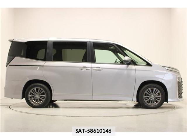 Toyota VOXY 2023-06 7962323-13