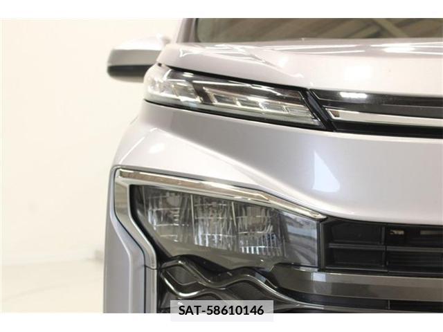 Toyota VOXY 2023-06 7962323-17