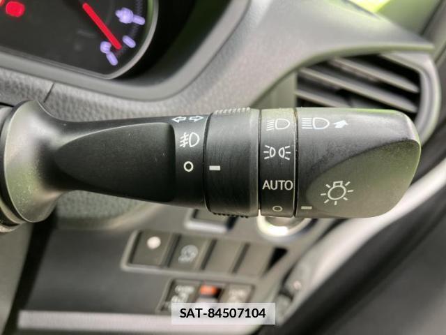 Toyota VOXY 2015-09 7962845-13