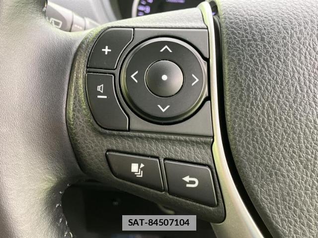 Toyota VOXY 2015-09 7962845-17