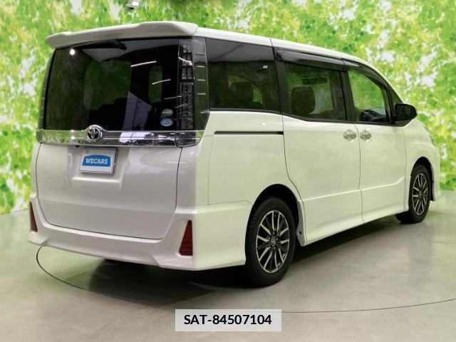Toyota VOXY 2015-09 7962845-2