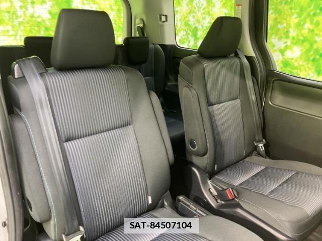 Toyota VOXY 2015-09 7962845-4