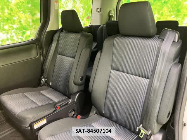 Toyota VOXY 2015-09 7962845-7