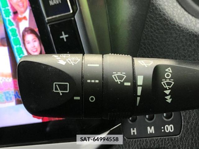 Toyota VOXY 2019-12 7962848-16