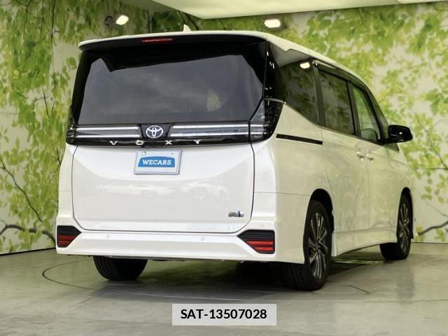 Toyota VOXY 2022-07 7962941-2