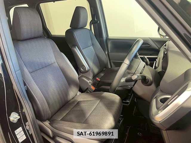 Toyota VOXY 2023-12 7963070-10
