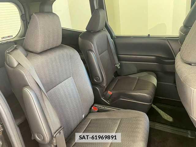 Toyota VOXY 2023-12 7963070-11
