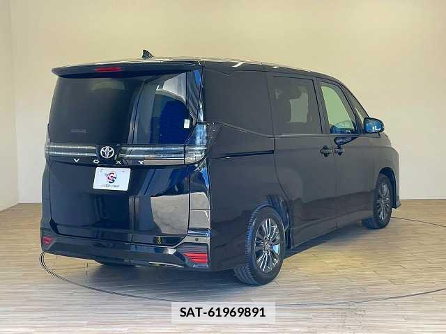 Toyota VOXY 2023-12 7963070-15