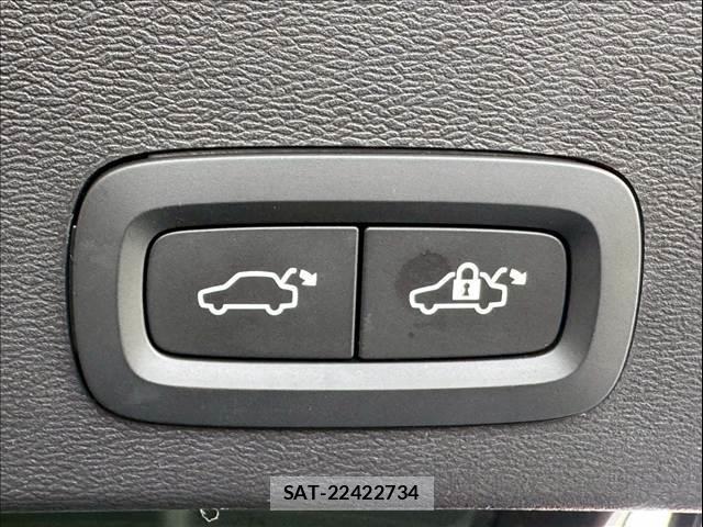 Volvo XC40 2022-02 7962410-9