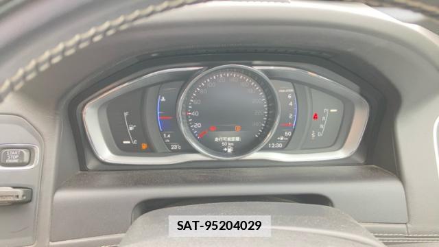 Volvo XC60 2017-11 7959845-7