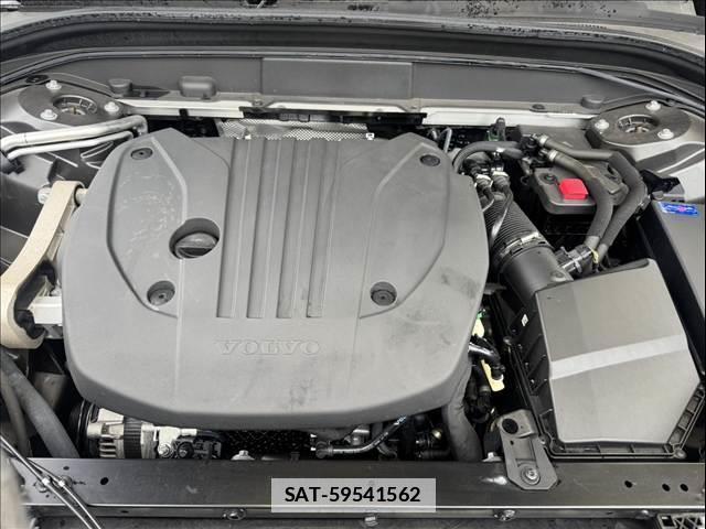 Volvo XC60 2021-12 7962411-11