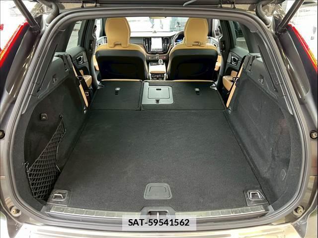 Volvo XC60 2021-12 7962411-17
